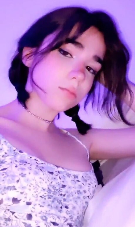 Arielle Maxine model nude picture