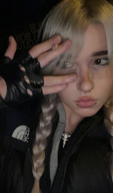 Arielle Maxine pornstar art photos