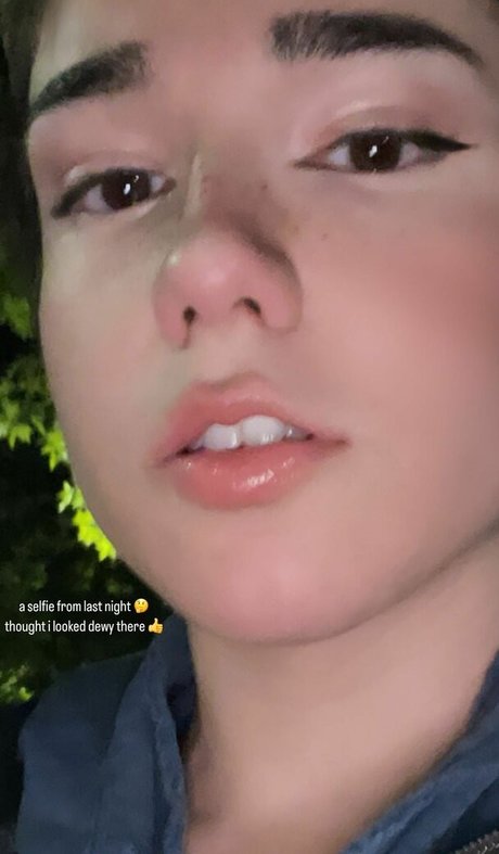 Arielle Maxine pretty actress photos