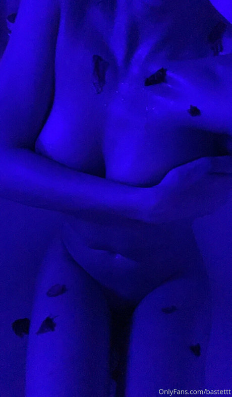 lolaqueencobra pornstar hd photos