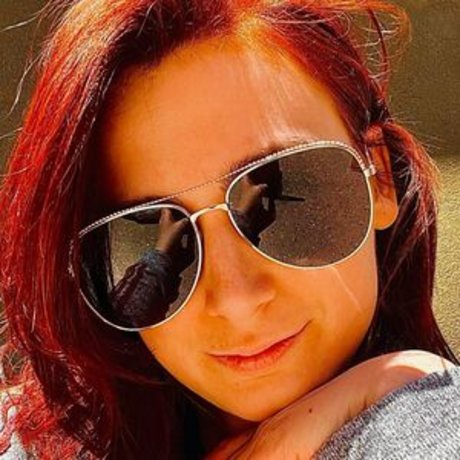 foxiwebb profile image