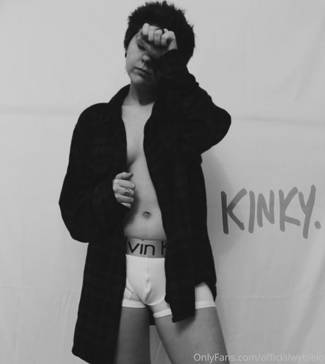 officialwybielo pornstar erotic image