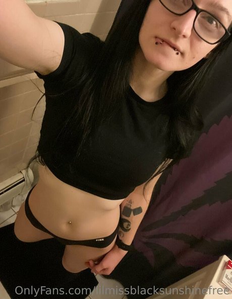 lilmissblacksunshinefree sexy model photo
