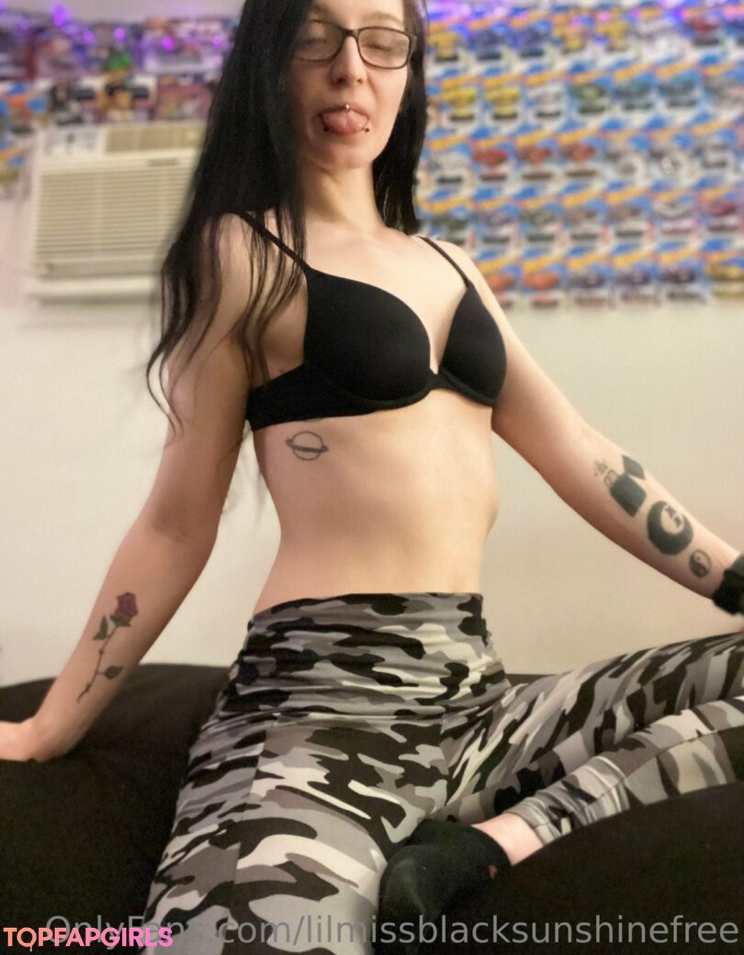 lilmissblacksunshinefree art model pic