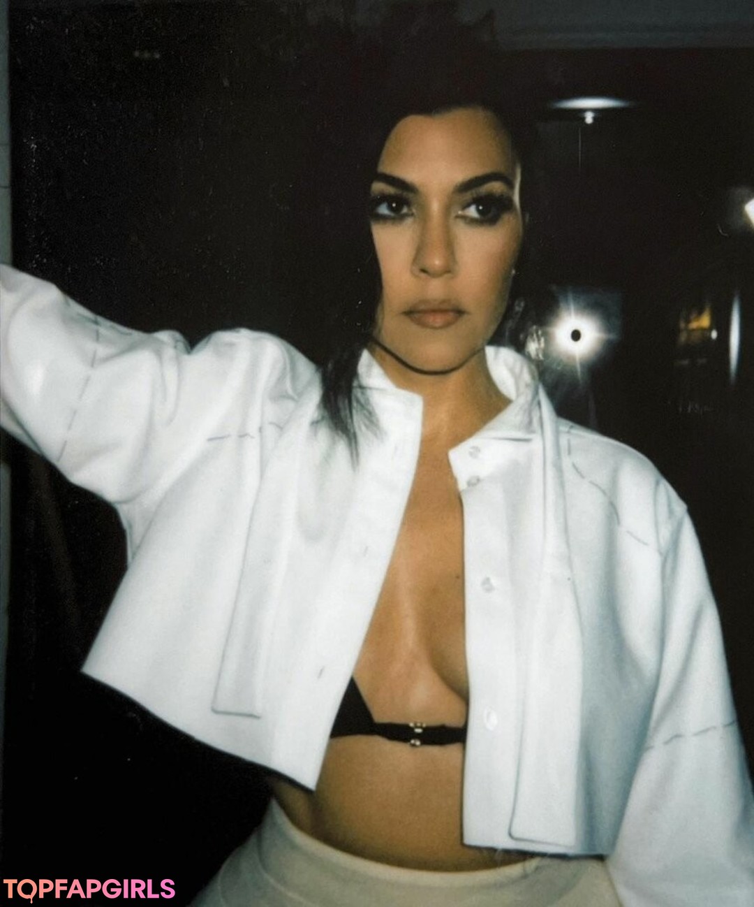 Kourtney Kardashian star free image