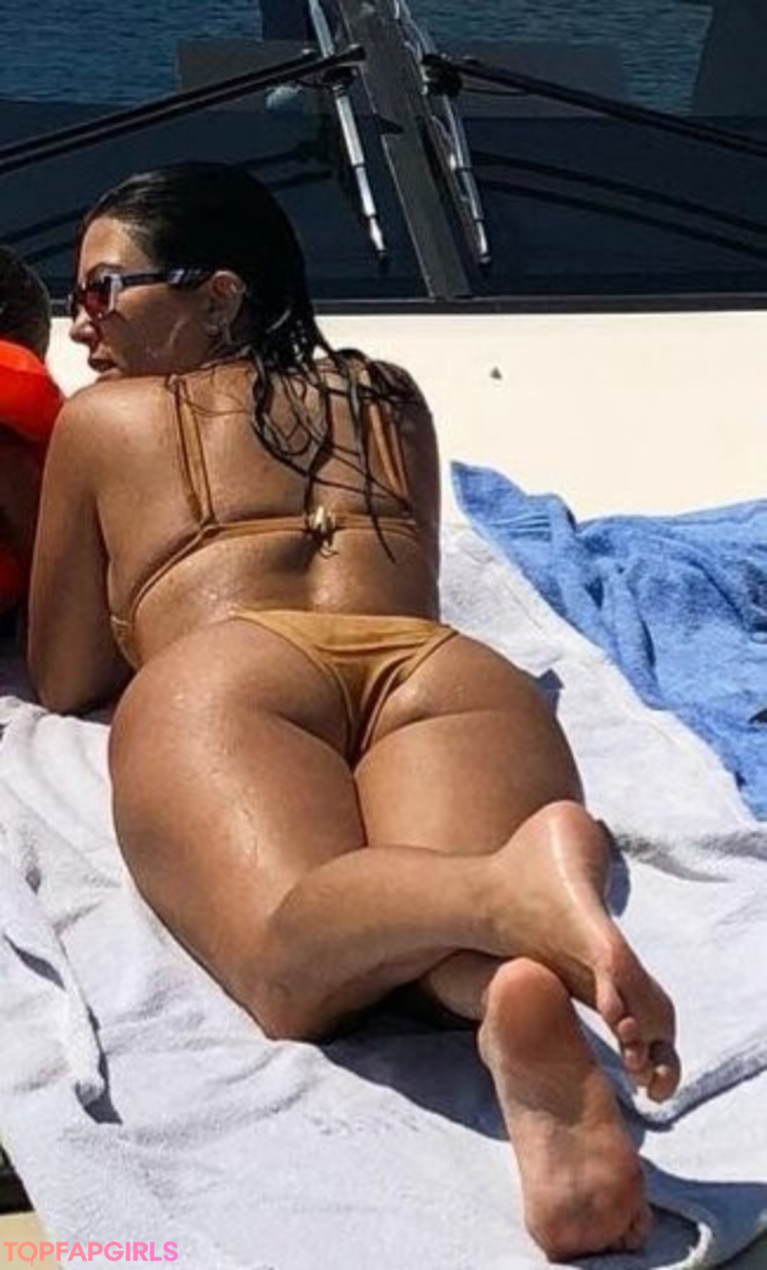 Kourtney Kardashian free pornstar archive