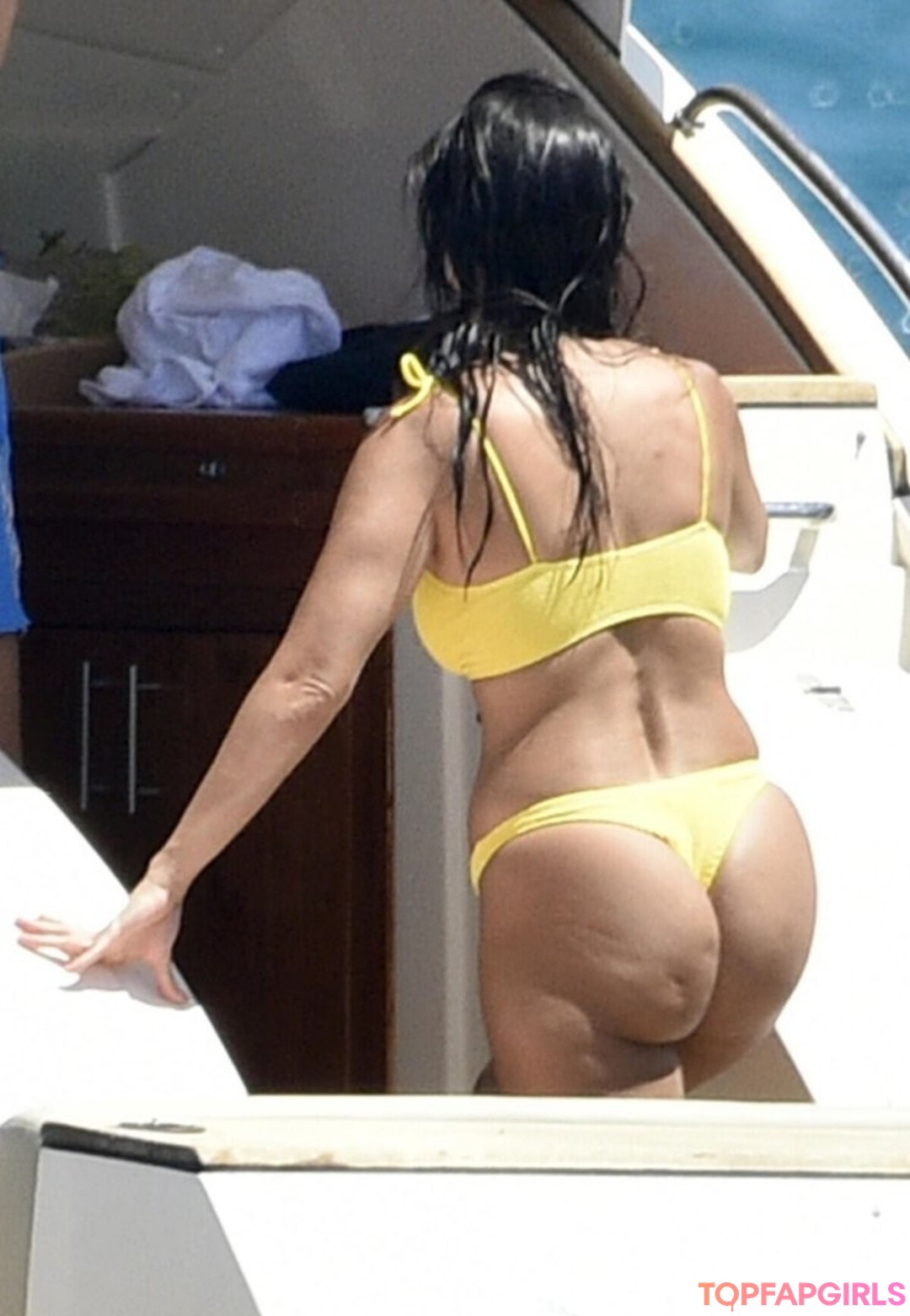 Kourtney Kardashian high quality star image