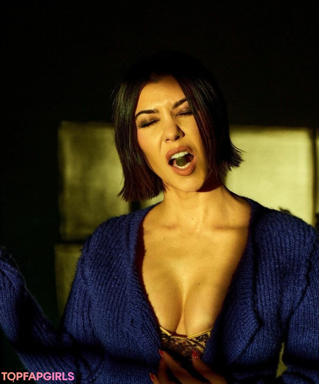 Kourtney Kardashian top model pic