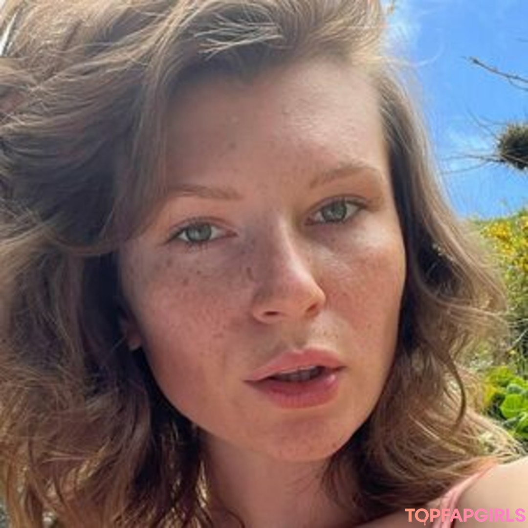 Ernesta Guevara naked model pic