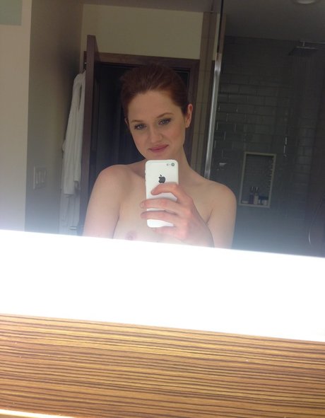 Bonnie Wright nice pornstar img