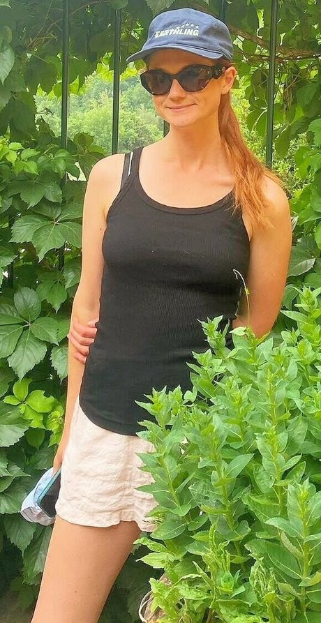 Bonnie Wright exclusive pornstar gallery