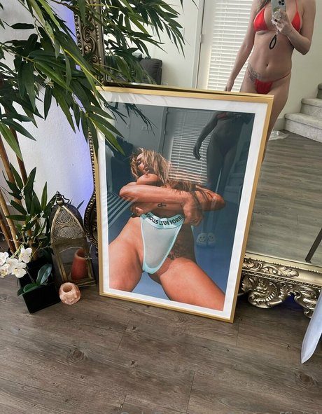 Missbehavin model pornographic picture