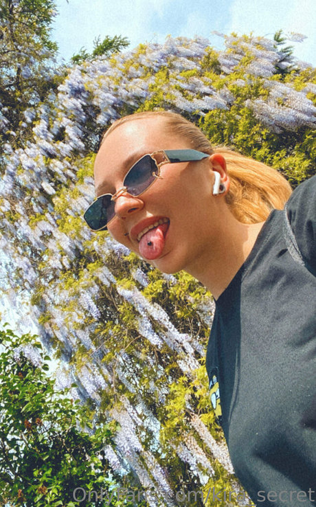 jinx roses profile image