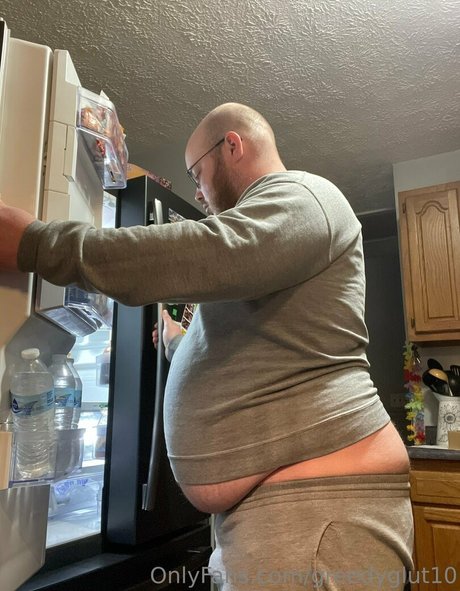 greedyglut10 erotic model image