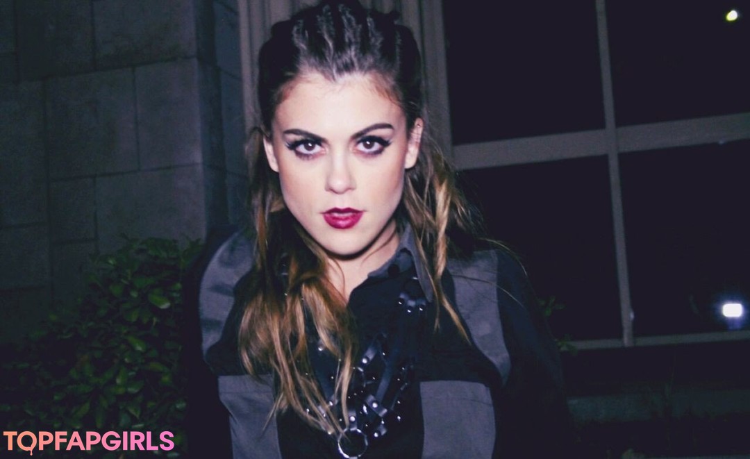 Lindsey Shaw pretty pornstar photos