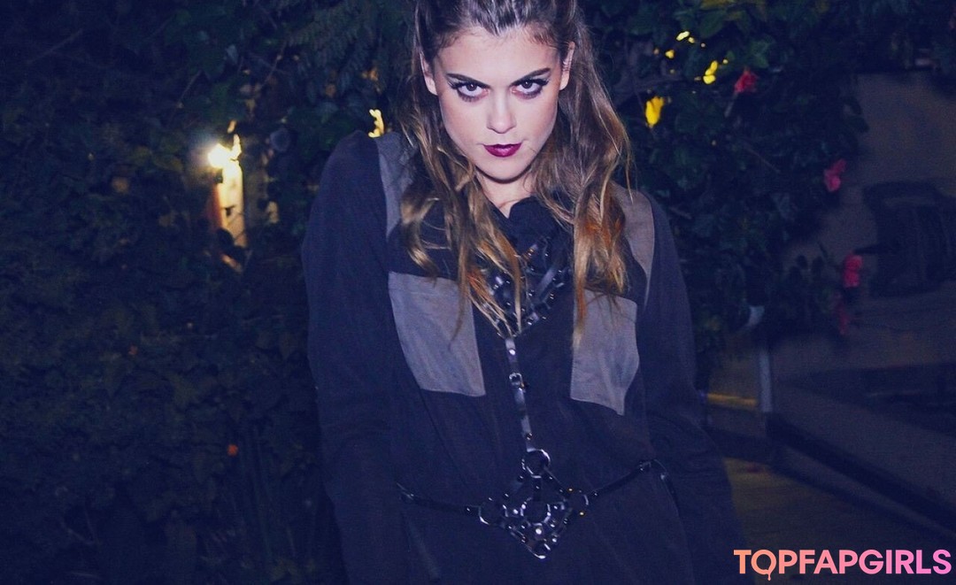 Lindsey Shaw pornstar nudes photo