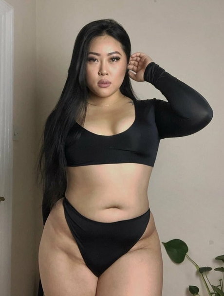 Jin Baek hd model picture