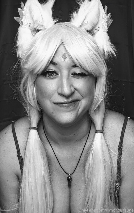 kimonokitsune model sexy photo