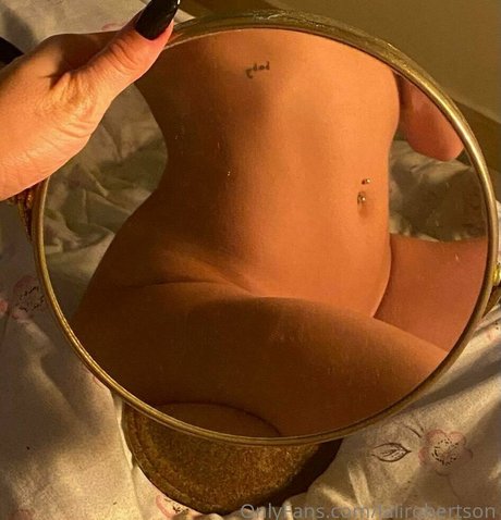 lalirobertson nudes pornstar image