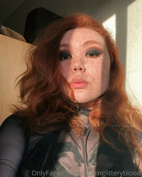 Unicornglitteryblood model exclusive pics