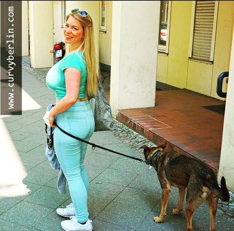 Laura Katz naked star img