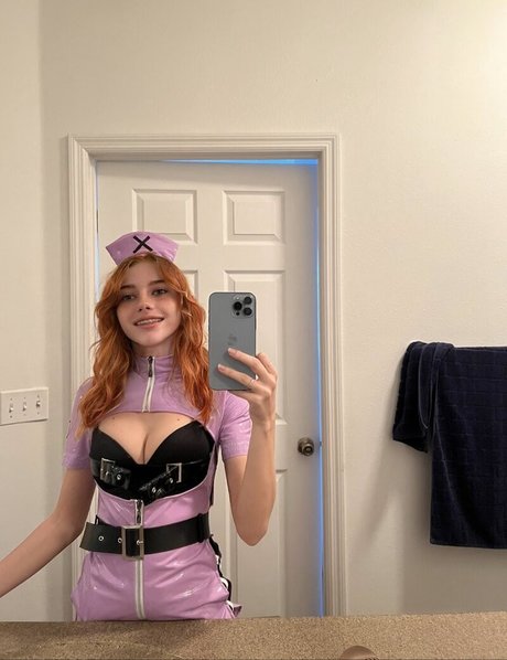 rylieeee erotic model photo