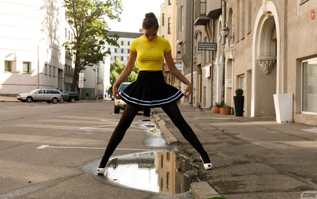 Oxana Chic model top pic