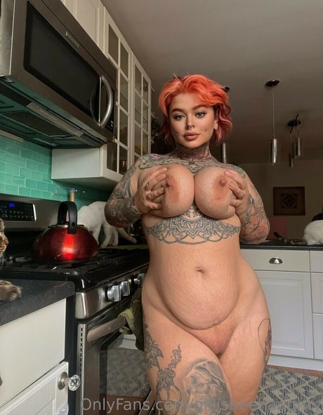 Gillianjiggs Everyone s Mommy art pornstar gallery