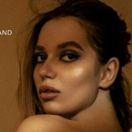 kaylaweaver free actress pictures