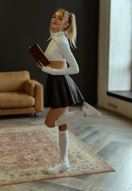 Lolly Lu model pornographic picture