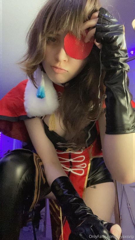 MyaXS model xxx photo