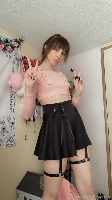 MyaXS star porn pics