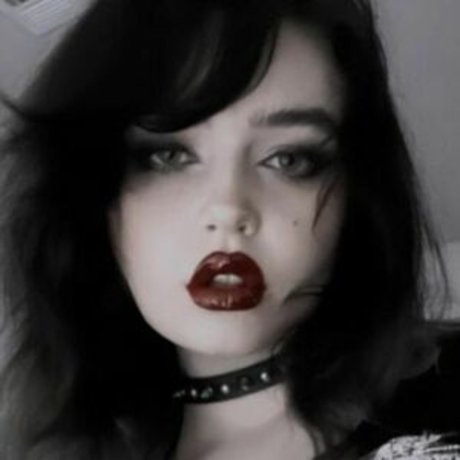 Queen Nephilim model adult archive