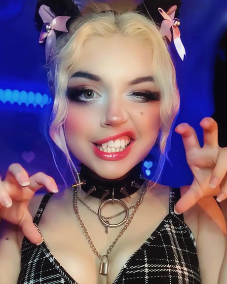 Queen Nephilim naked pornstar image