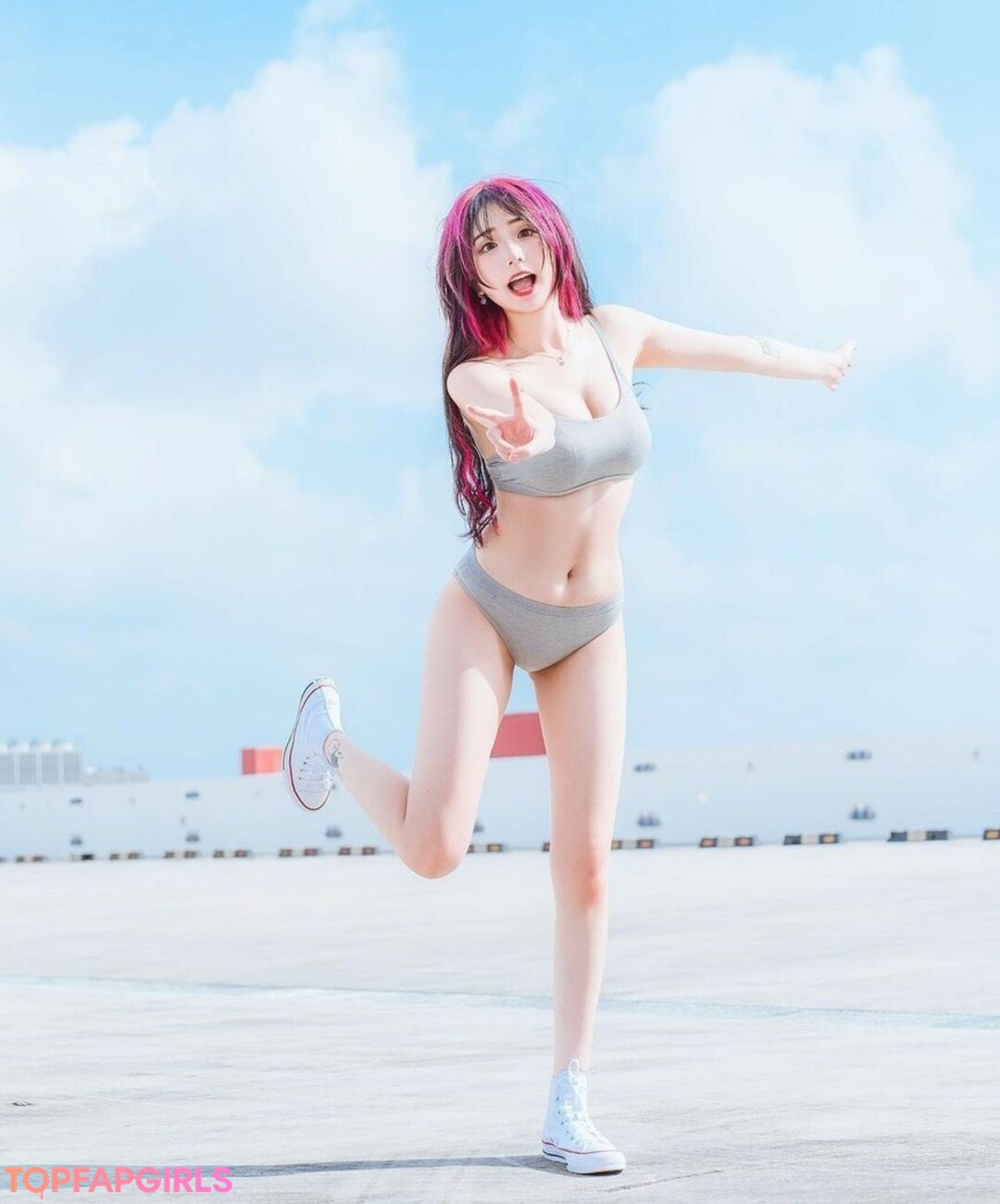 Akaei Ray erotic model pictures