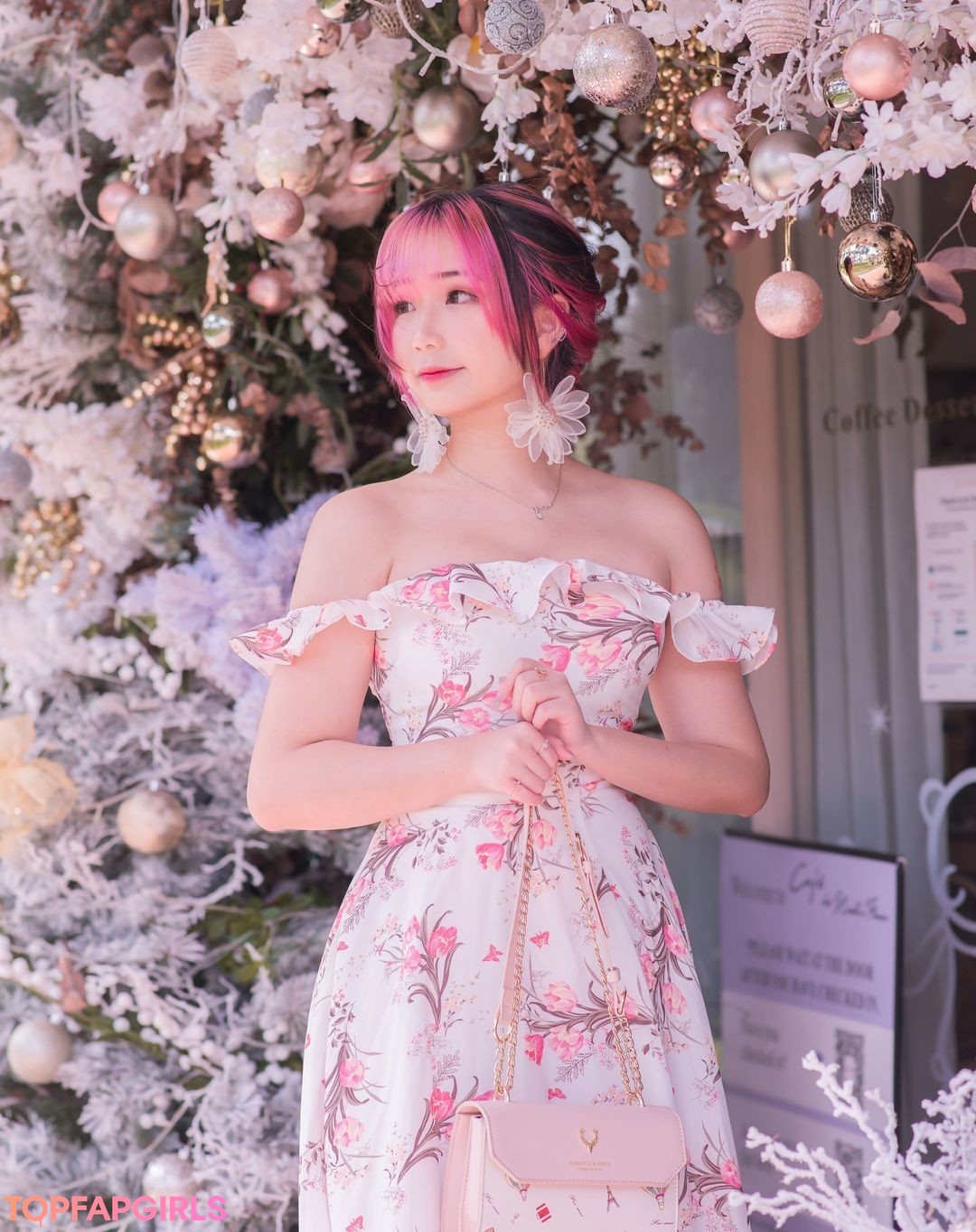 Akaei Ray star naked archive