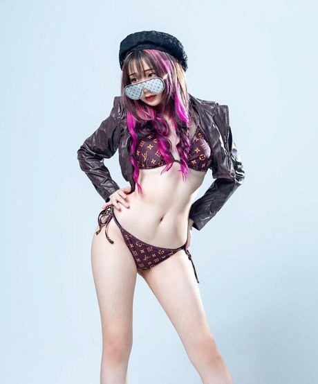 Akaei Ray model nudes photo