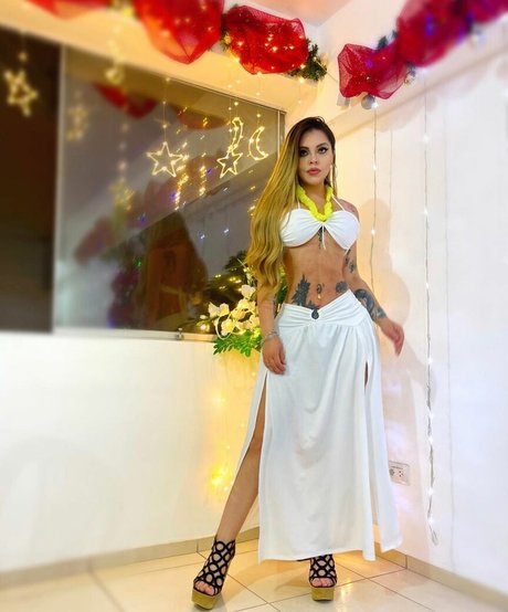 Stefany Camus Gutierrez model hd picture