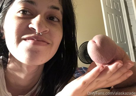 Alaska Zade model porn pic