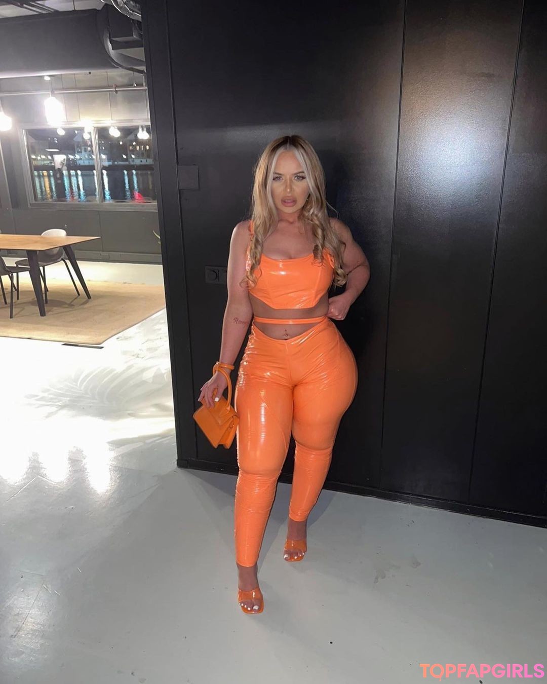 Esmee Dream model adult pictures
