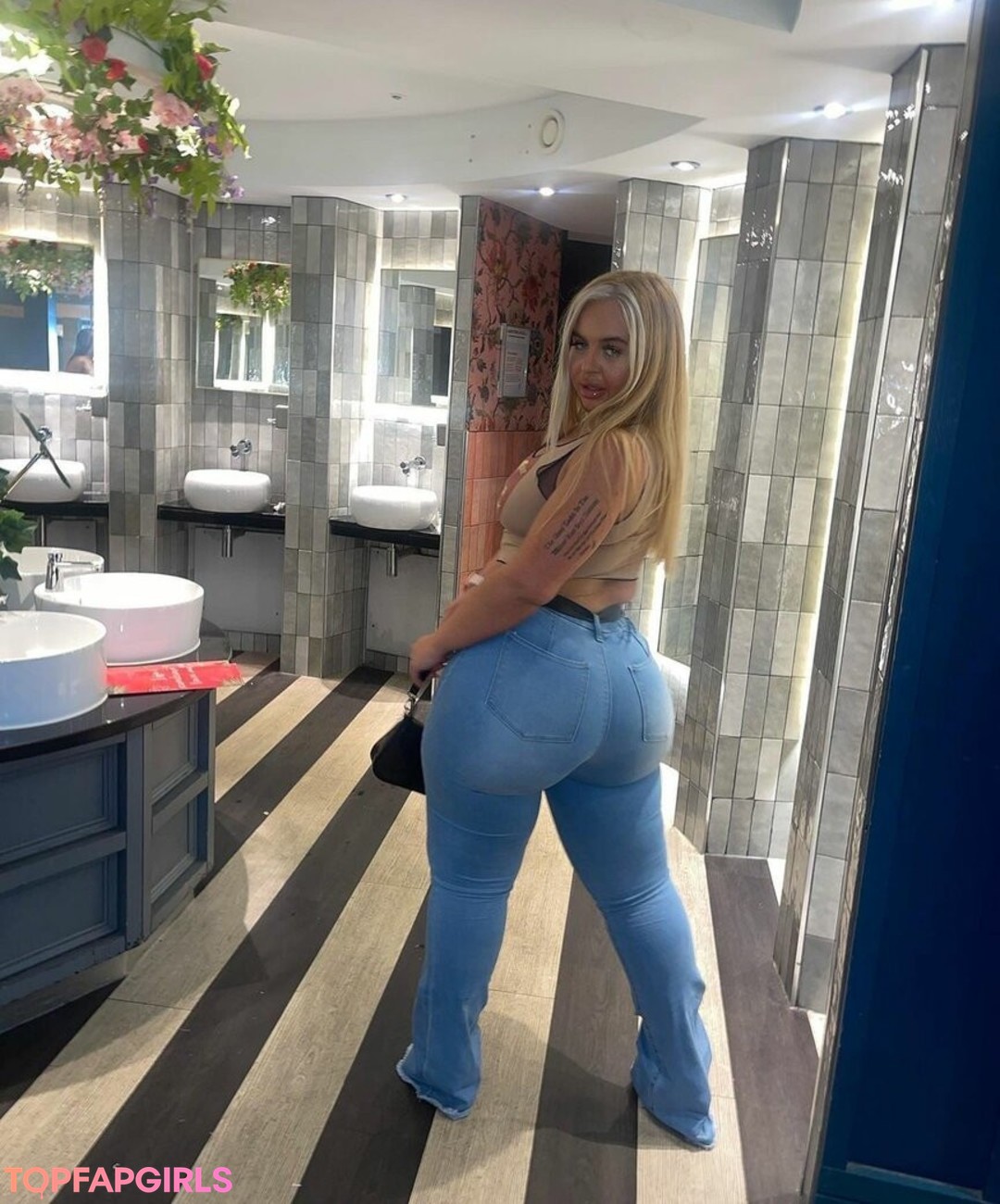 Esmee Dream erotic actress archive