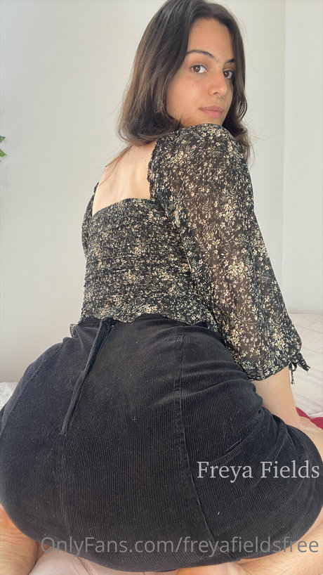 ebony wet pussy onlyfans sexy nude photo