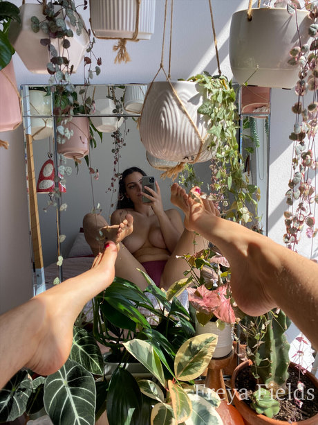 Freya Fields beautiful model pic