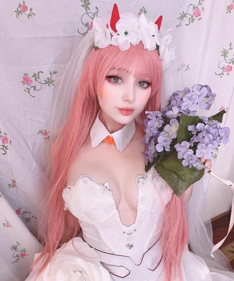 asunah star nude photos