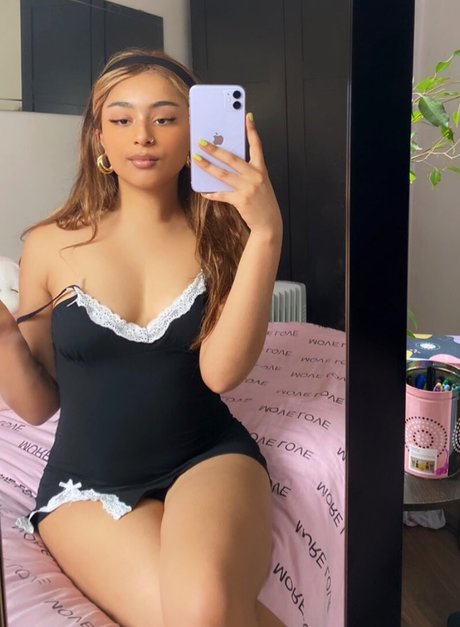 lilyluvrr model nude images