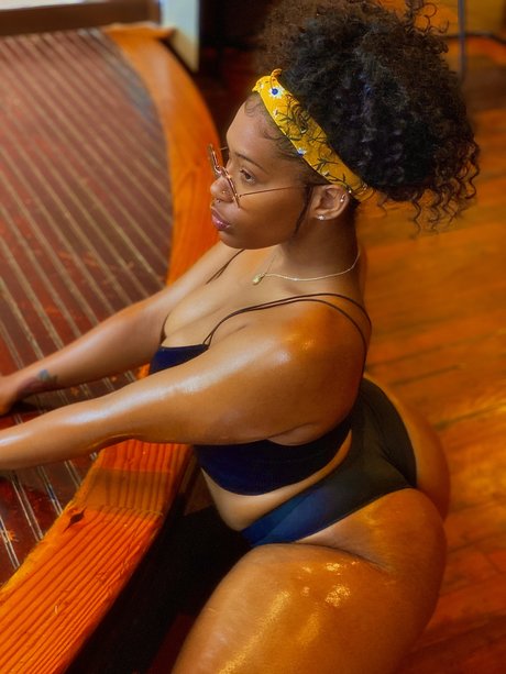 HunniRaez pornographic actress photos