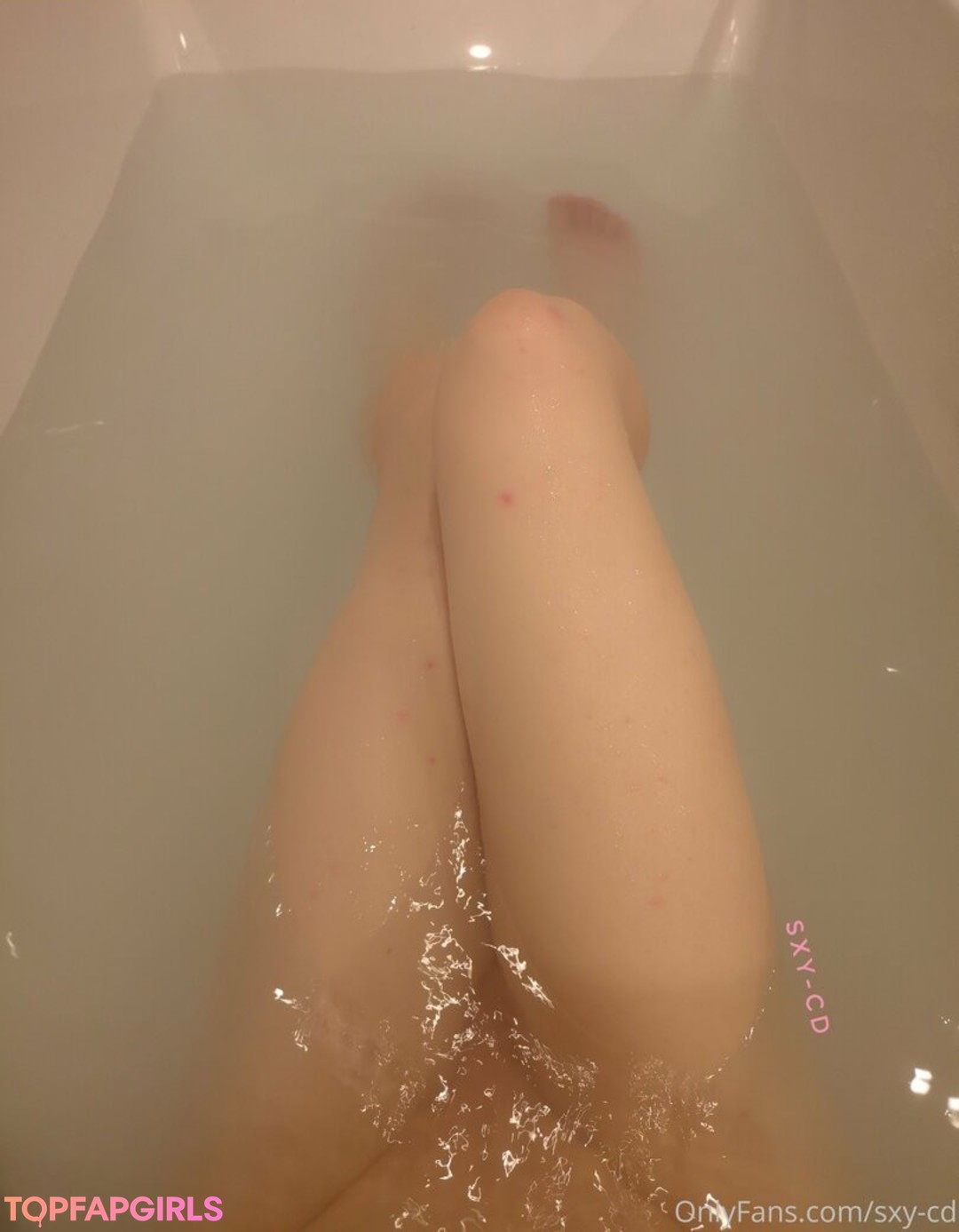 lilytgirl model naked gallery