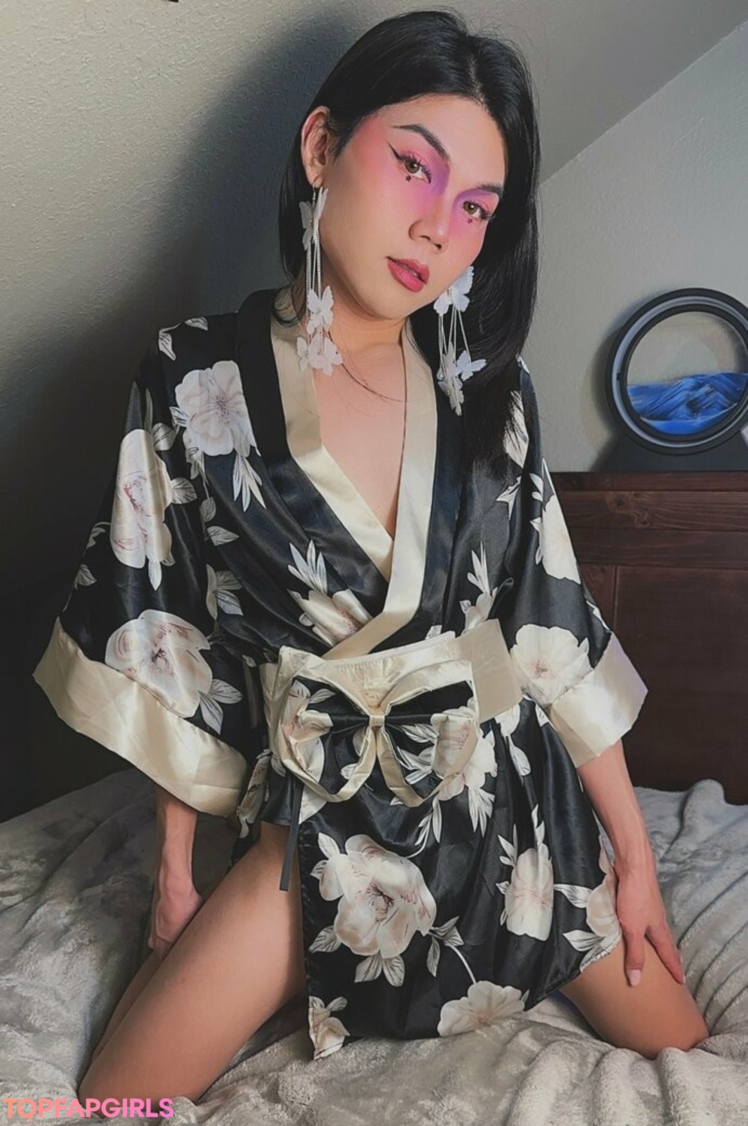 curvy star onlyfans pornographic pic