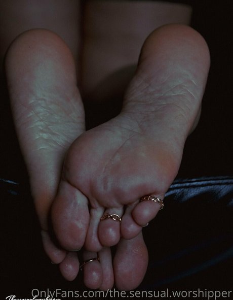 the sensual worshipper sex model images