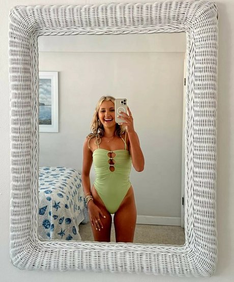 McKenzie Morgan model perfect pictures